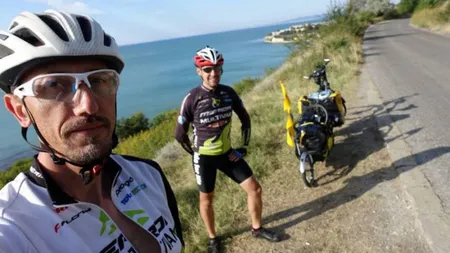 Doi tineri din Botoşani au parcurs, în 52 de zile, întreg litoralul Mării Negre pe bicicletă