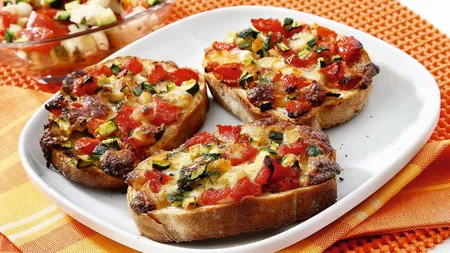 Reţete pentru copii: Bruschette cu cascaval, se fac uşor în weekend