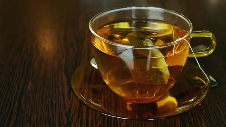 Consumă zilnic acest ceai care distruge celulele canceroase. Vezi sfaturile unui cercetător român