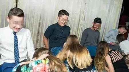 Balul bobocilor la Cluj: Au mimat sexul oral în grup pentru premiul de Miss GALERIE FOTO