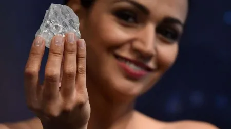 Un român a cumpărat cel mai scump diamant din lume. Mama magnatului este botoşăneancă VIDEO