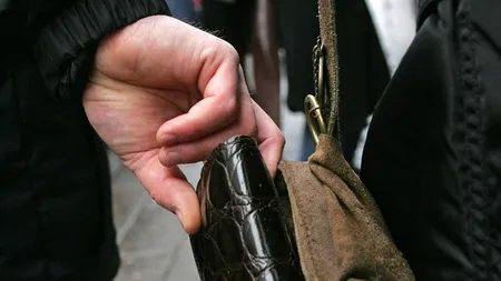 ALERTĂ la Moaştele Sfintei Parascheva. Bande de hoţi de acţionează în această perioadă pe lângă Catedrala Mitropolitană din Iaşi