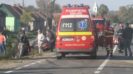 O şoferiţă de 70 de ani, fără permis, a condus o maşină cu numere false şi a provocat un accident grav
