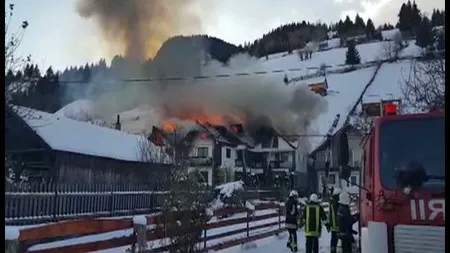 Incendiu de la Moeciu de Sus a fost stins după 12 ore