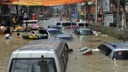 Ploi torenţiale în China: Cel puţin 23 de persoane şi-au pierdut viaţa, iar 34.000 au fost evacuate