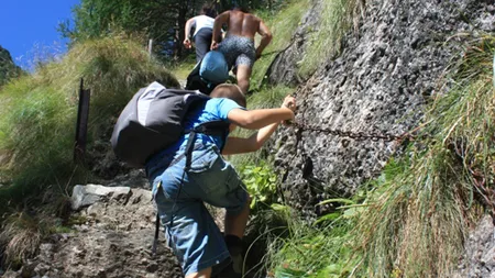 Bărbatul care s-a aventurat pe Jepii Mici din Masivul Bucegi a fost găsit mort de către salvamontişti