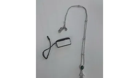 Un bărbat şi fiica lui minoră, cercetaţi că au furat o bijuterie în valoare de 20.000 de euro dintr-un mall