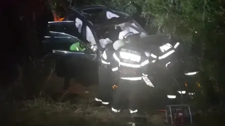 Accident grav în Constanţa: O persoană a rămas încarcerată