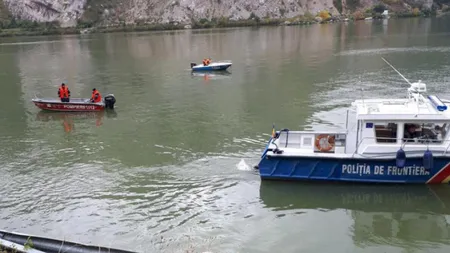 Pescarii au găsit trupul fetiţei de trei ani care se afla în maşina căzută în Dunăre în urmă cu o săptămână