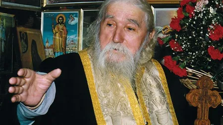 Părintele Cleopa vorbeşte despre greşeala pe care o fac toţi credincioşii în biserică