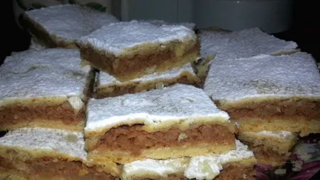 Prăjitură pufoasă cu mere