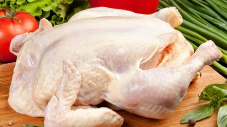 Mănânci pui cumpăraţi din supermarket? Pot cauza o BOALĂ GRAVĂ