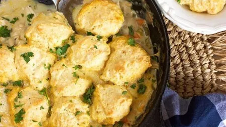 O reţetă perfectă pentru cină: Piept de pui cu legume