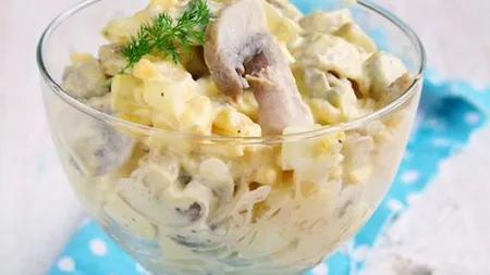 Salată de ouă cu ciuperci