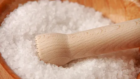 Metode să mănânci mai puţină sare. Succes garantat