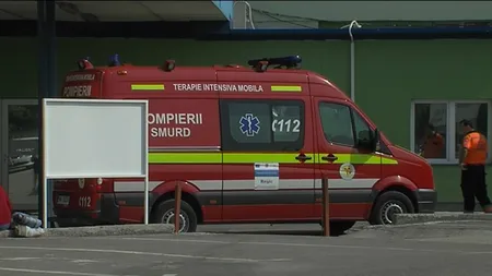 Şofer de ambulanţă beat, accident grav. O femeie însărcinată a fost rănită
