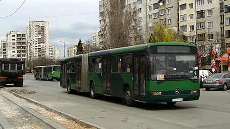 Autobuz cu uşi din termopan. Imagine ireală din transportul public de la Sofia FOTO
