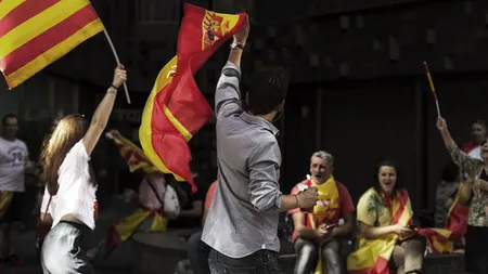 Guvernul de la Madrid ameninţă cu suspendarea autonomiei Cataloniei. Ultimatumul dat Barcelonei expiră joi