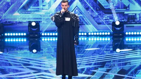 X FACTOR 2017 LIVE VIDEO ANTENA 1: Povestea tristă care a emoţionat juriul şi primul concurent pe tocuri