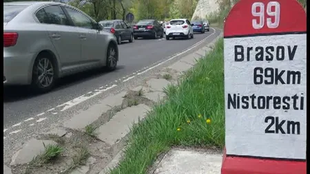 Circulaţie oprită spre Poiana Braşov. În weekend, traficul este paralizat din cauza unui campionat