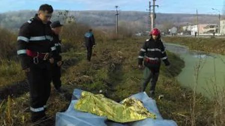 Cadavrul unui barbat, găsit într-un canal de colectare a apei de lângă Turceni