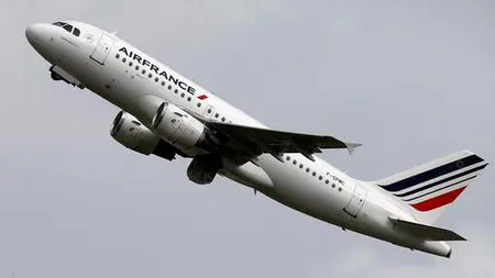 Echipajul unei curse Air France, arestat şi torturat 24 de ore de către fiica unui ministru. Tânăra nu a avut loc la clasa business