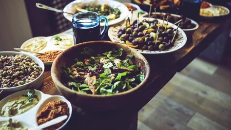 Ce să NU mănânci când eşti gravidă. Top 20 alimente interzise în sarcină