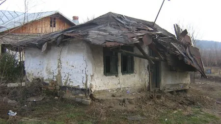 O casă din Dolj A ÎNFIORAT întreaga COMUNĂ. Incredibil, ce a ieşit de sub dărâmături!