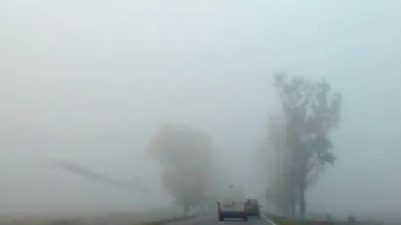 Cod galben de ceaţă în aproape toată ţara. Pe mai multe autostrăzi şi drumuri naţionale se circulă greu