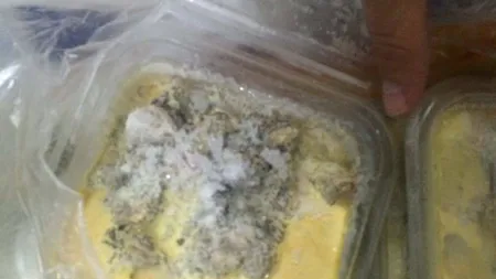 Carne expirată de trei ani, la un magazin din sectorul 4. Inspectorii au găsit nereguli grave şi la un fast food