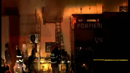 Incendiu puternic în Cluj. Aproximativ 70 de persoane au fost evacuate de urgenţă