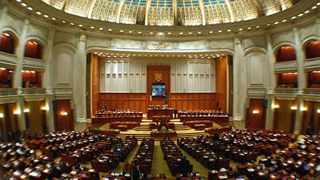 Scandal la citirea moţiunii de cenzură împotriva Guvernului Tudose în plen. Parlamentarii PSD au ieşit din sală UPDATE