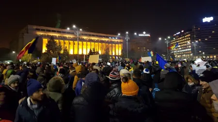 Noi proteste antiguvernamentale. 500 de manifestanţi s-au adunat în Piaţa Victoriei