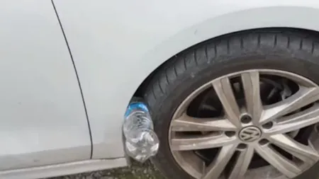 Alertă. Ce se întâmplă dacă găsiţi un pet băgat la roata maşinii. Este posibil să fiţi în pericol VIDEO