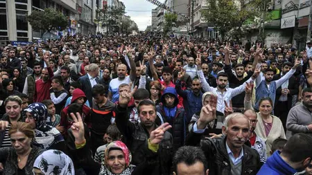 Poliţia turcă recurge la spray-uri cu piper împotriva protestarilor pro-kurzi la Ankara şi Istanbul