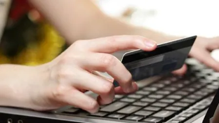 Percheziţii în Vâlcea într-un dosar de fraudă informatică. Mai multe persoane bănuite că vindeau bunuri fictive pe internet, audiate