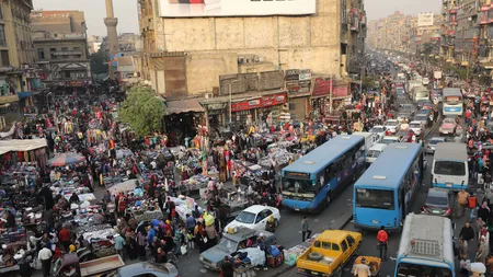 ATAC armat în Ajun de Crăciun: Oameni mascaţi au deschis focul într-o cafenea din Cairo