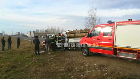 Accident pe şoseaua de centură a Buzăului. Două persoane au fost rănite după ce maşina în care se aflau s-a ciocnit cu o autoutilitară