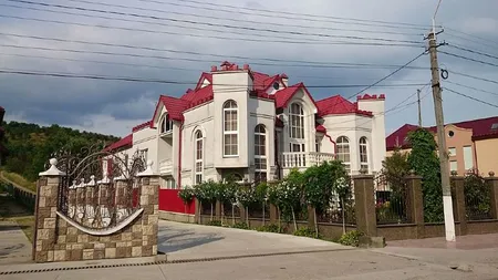 Un sat românesc este cea mai bogată localitate rurală din Ucraina GALERIE FOTO