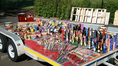 Peste 41 de tone de petarde şi artificii deţinute ilegal au fost confiscate de poliţişti