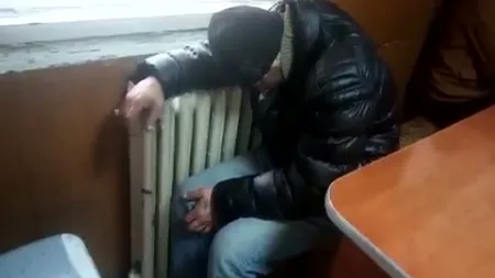 Angajat al unei spălătorii, prins în trafic beat la volanul unei maşini furate de la un client. Bărbatul a adormit în sediul poliţiei