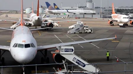 Incident pe aeroport: Un avion de pasageri a derapat şi a ieşit de pe pistă