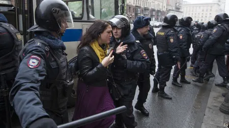 ALERTĂ la Moscova: Un autobuz a intrat în plin într-un grup de pietoni. Trei oameni au fost răniţi