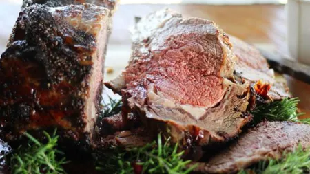 Coaste de porc în crustă de rozmarin