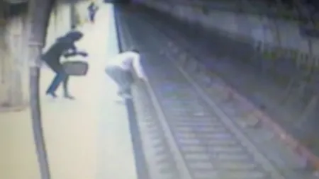 CRIMA de la metrou. Poliţia: Nu am fost informaţi de primul apel de la 112. Mesaj ŞOCANT găsit în palma criminalei