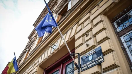 A DOUA zi de proteste faţă de modificările Legilor Justiţiei. Magistraţii au ieşit din nou pe treptele instanţelor de judecată