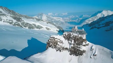 ZIUA NAŢIONALĂ A ROMÂNIEI. Povestea românului care a arborat tricolorul în Alpi VIDEO