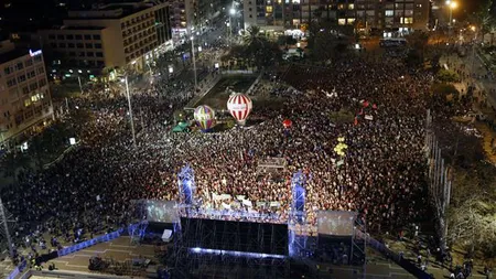 Marş de protest, de zeci de mii de oameni, împotriva corupţiei. Un proiect de lege l-ar putea proteja pe premier