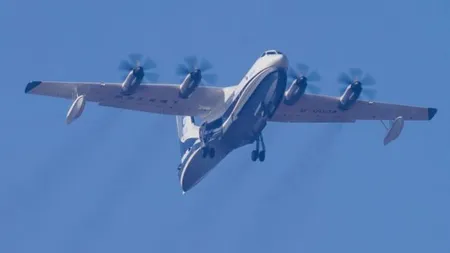 China a lansat cel mai mare hidroavion din lume în zborul inaugural
