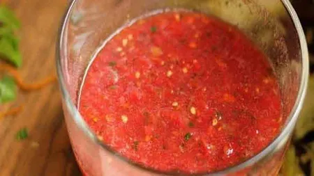 Această reţetă magică te scapă de grăsime şi de toxine în doar 6 zile